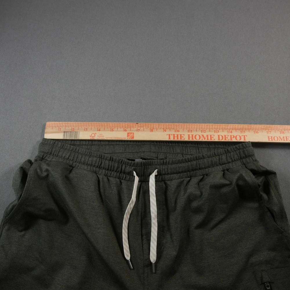 Vuori Sunday Performance Jogger Men Joggers L V416 Active Gym Green 31x27